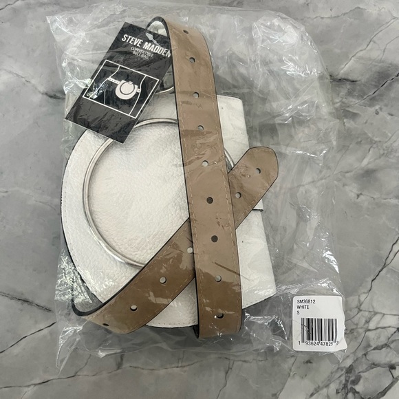 Convertible Steve Madden belt bag in white with snake print trim - Picture 2 of 4